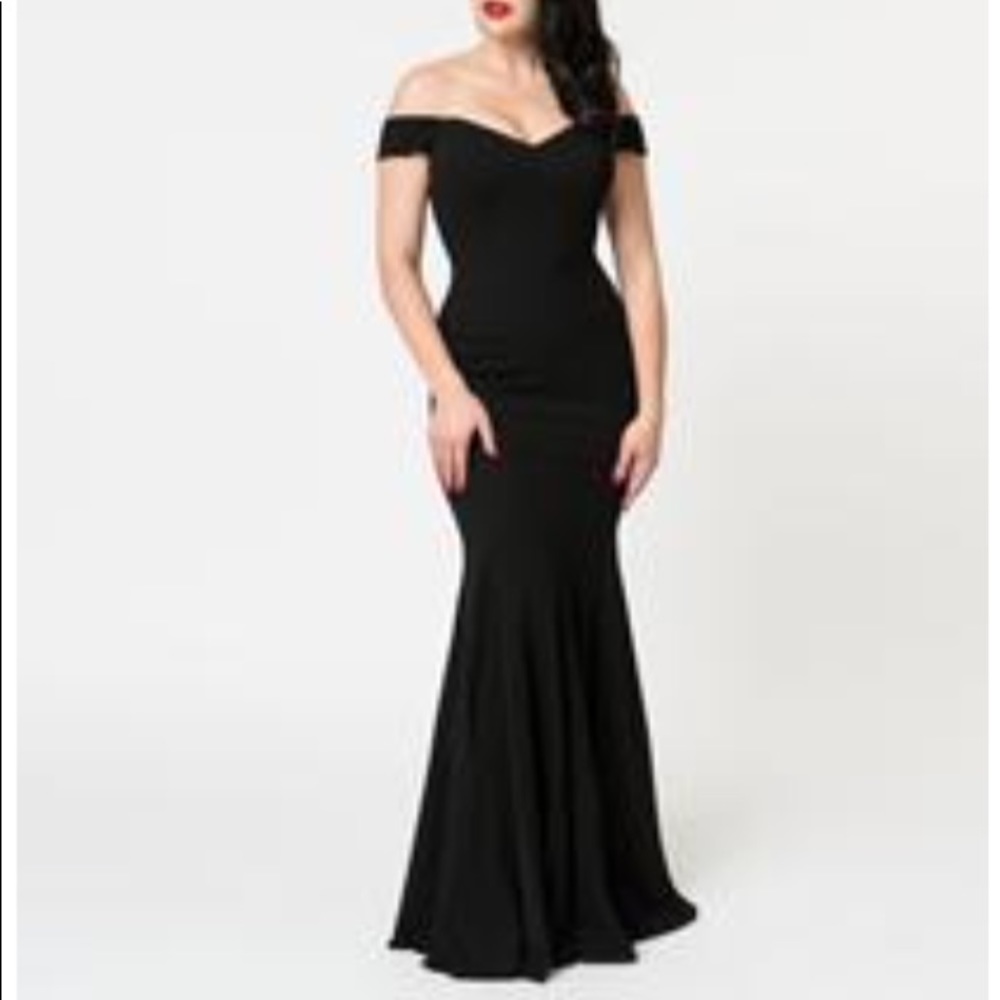 Unique Vintage Off thé shoulder Mermaid long dress